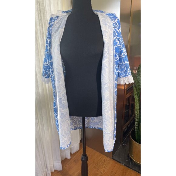 Vintage 1950s peignoir, short blue floral 3/4 sleeves robe, Dream-A-Way - Picture 8 of 9